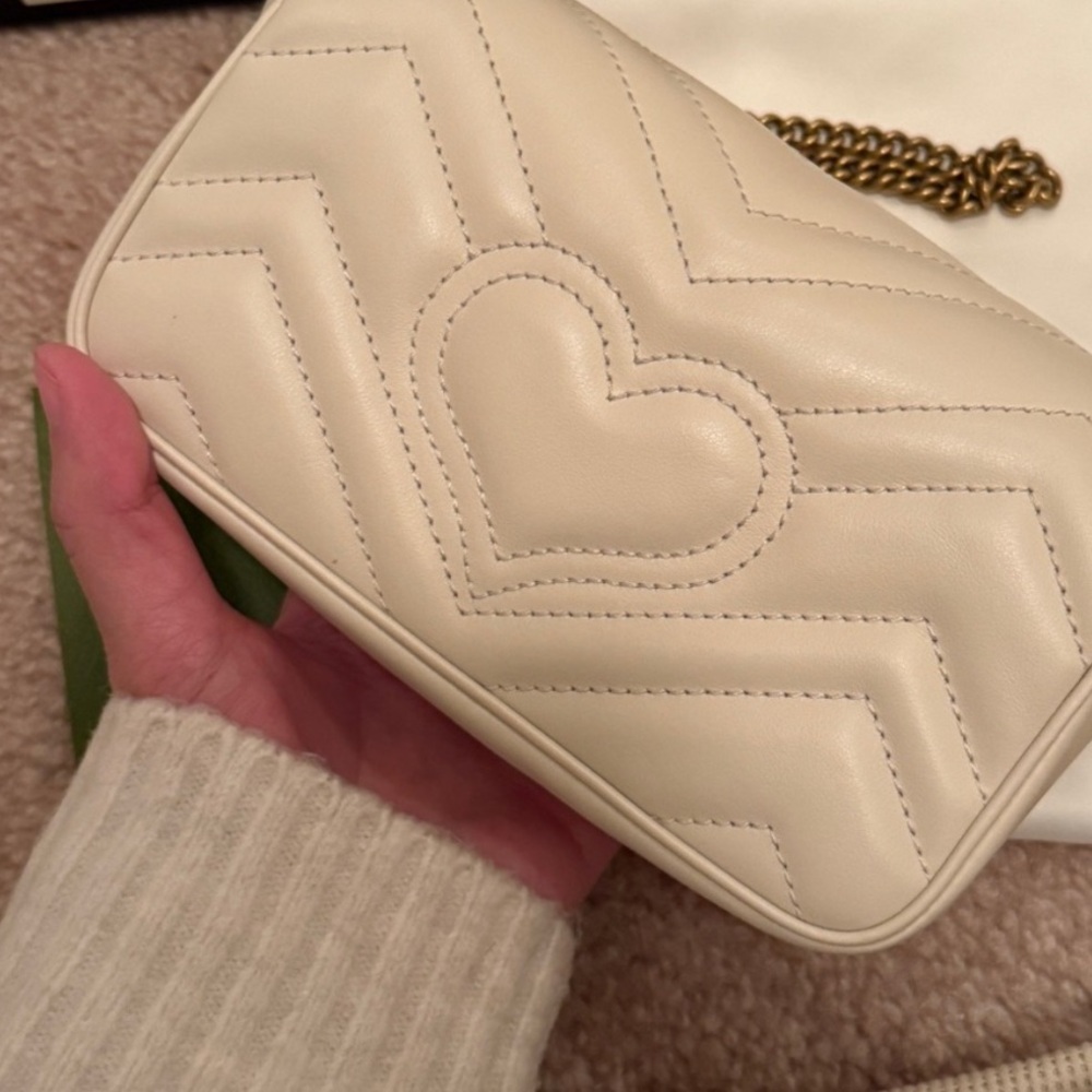 Prestine condition—Gucci GG Marmont MINI - Picture 2 of 5